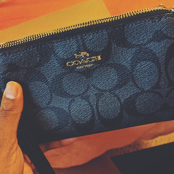 AUTHENTIC COACH WRISTLET - Picture 1 of 4
